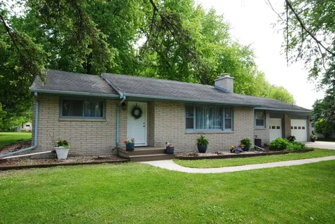 $399,000 | 417 West Geneva Street, Elkhorn, WI 53121