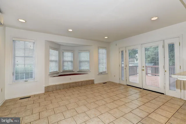 $3,500 | 6263 Woodcrest Drive, Ellicott City, MD 21043