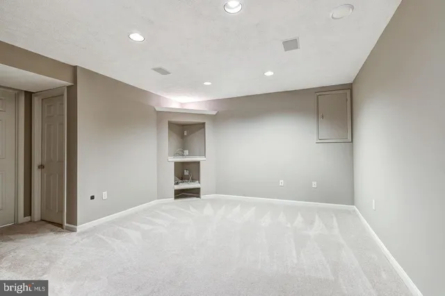 $3,500 | 6263 Woodcrest Drive, Ellicott City, MD 21043