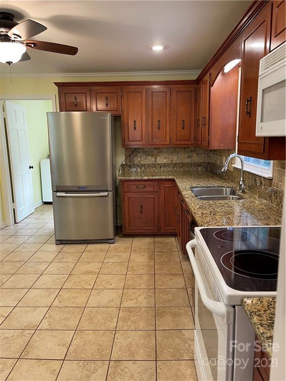 3105 Lake Shore Road South, Unit 127 Denver, NC 28037 - Photo 6 of 14 Gallery Image 6