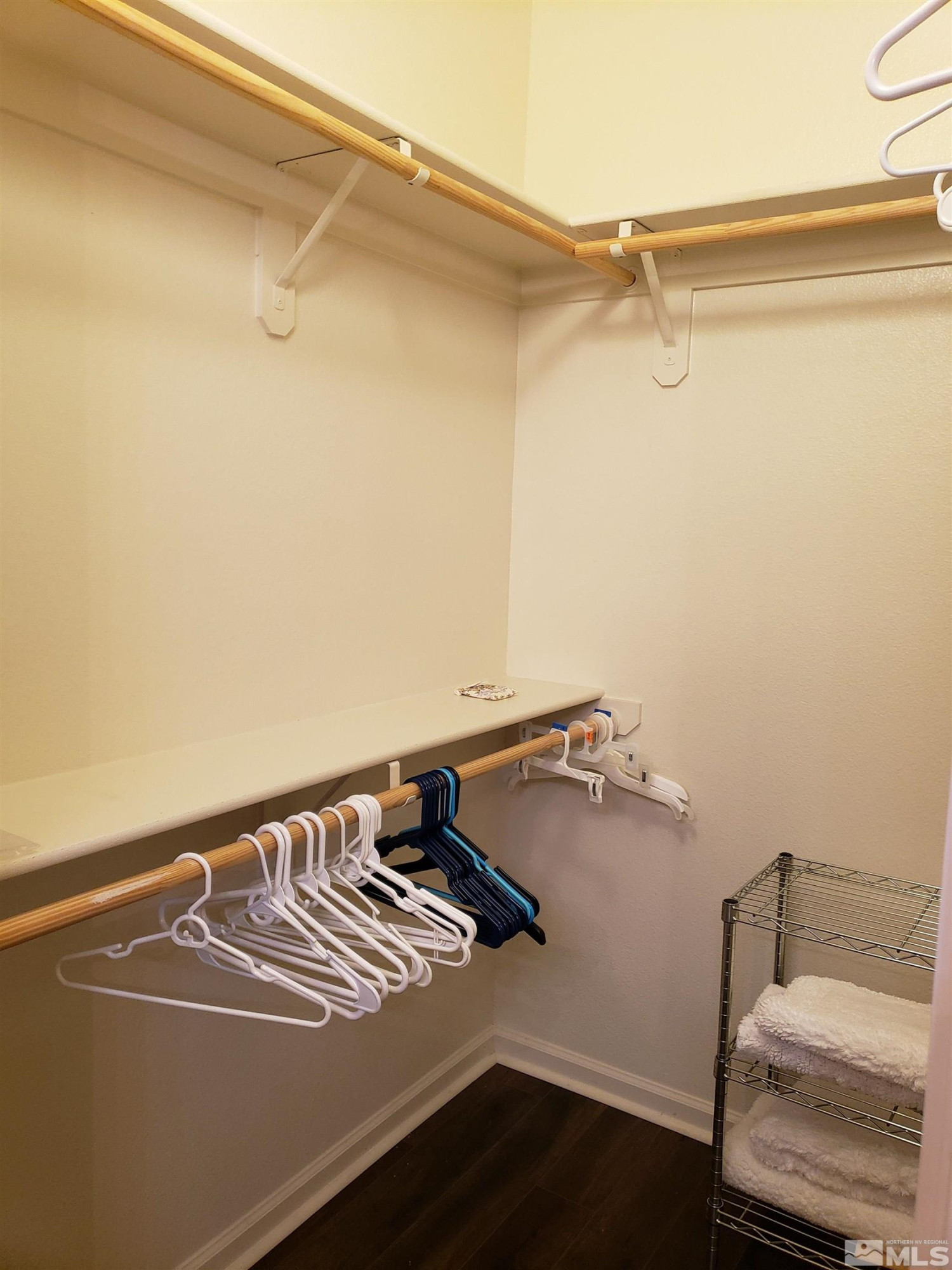 1325 South Meadows Parkway, Unit 311 Reno, NV 89521 - Photo 19 of 37 a close up of a sink