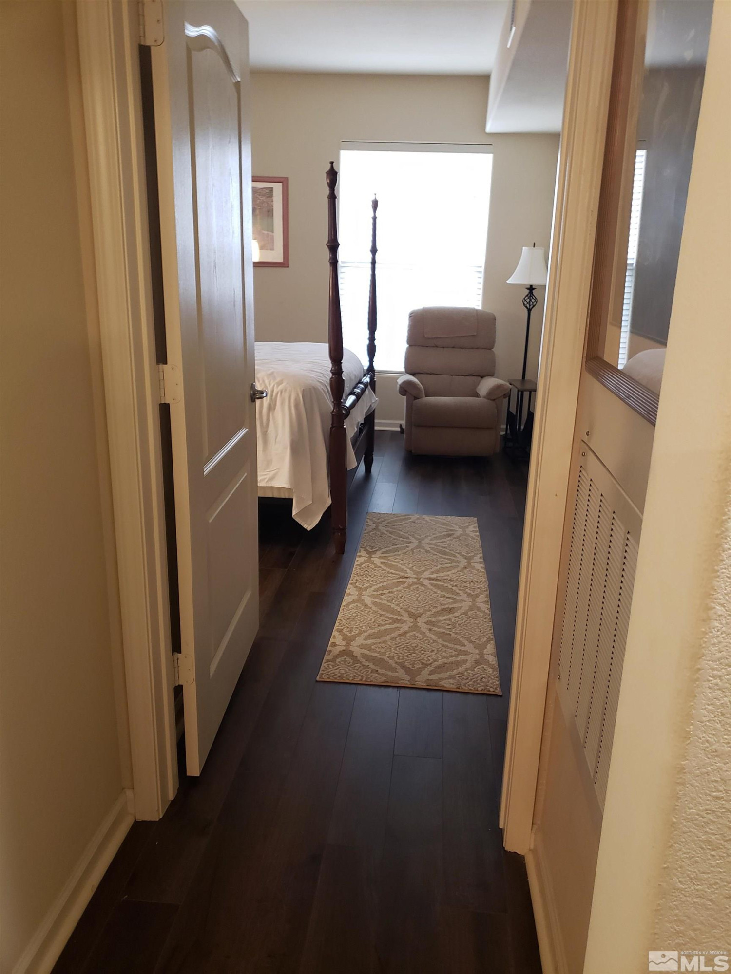 1325 South Meadows Parkway, Unit 311 Reno, NV 89521 - Photo 20 of 37 a en suite bathroom with a granite countertop sink