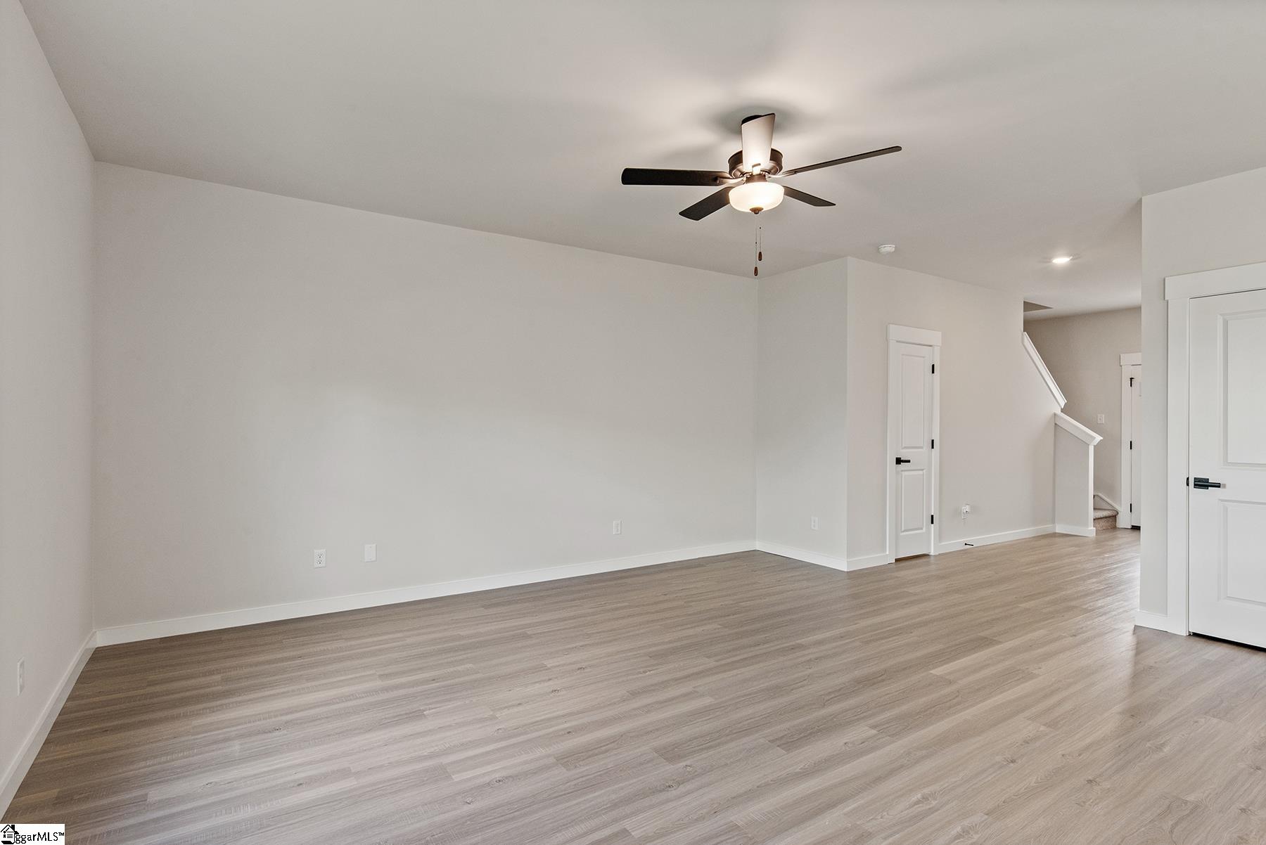 1229 Crested Iris Street Moore, SC 29369 - Photo 4 of 20