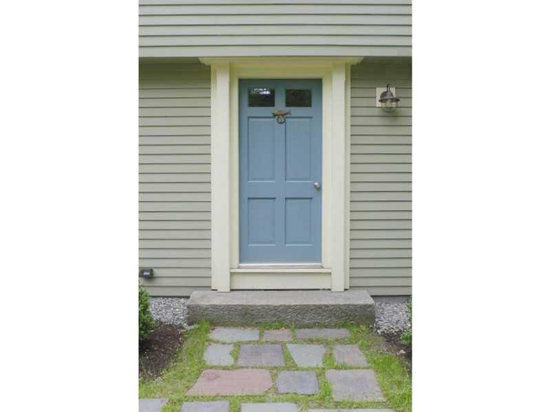 23 Broad Cove Road Cape Elizabeth, ME 04107 - Photo 2 of 12 Exterior Front.