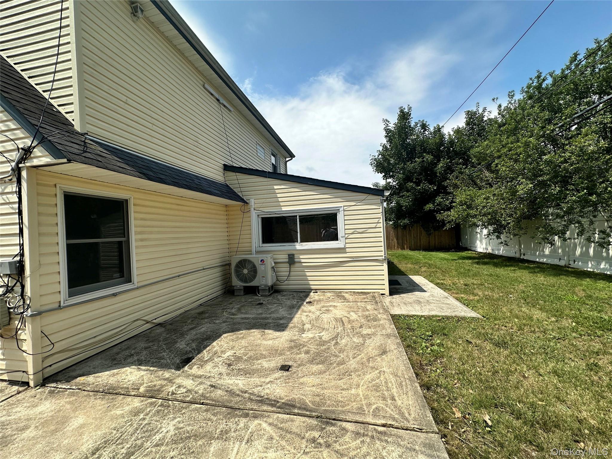 61 Friendly Road Hicksville, NY 11801 - Photo 15 of 15