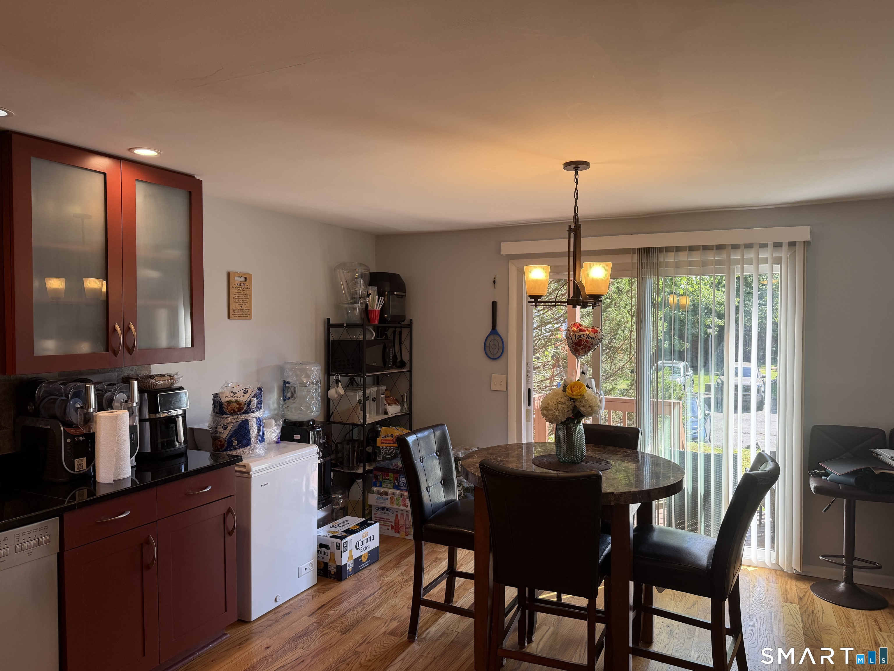 41 Patricia Road, Unit D Bridgeport, CT 06606 - Photo 4 of 25 Gallery Image 4