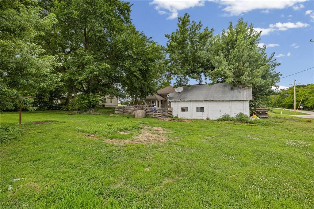 32473 Northeast Norton Road Garnett, KS 66032 - Photo 29 of 44