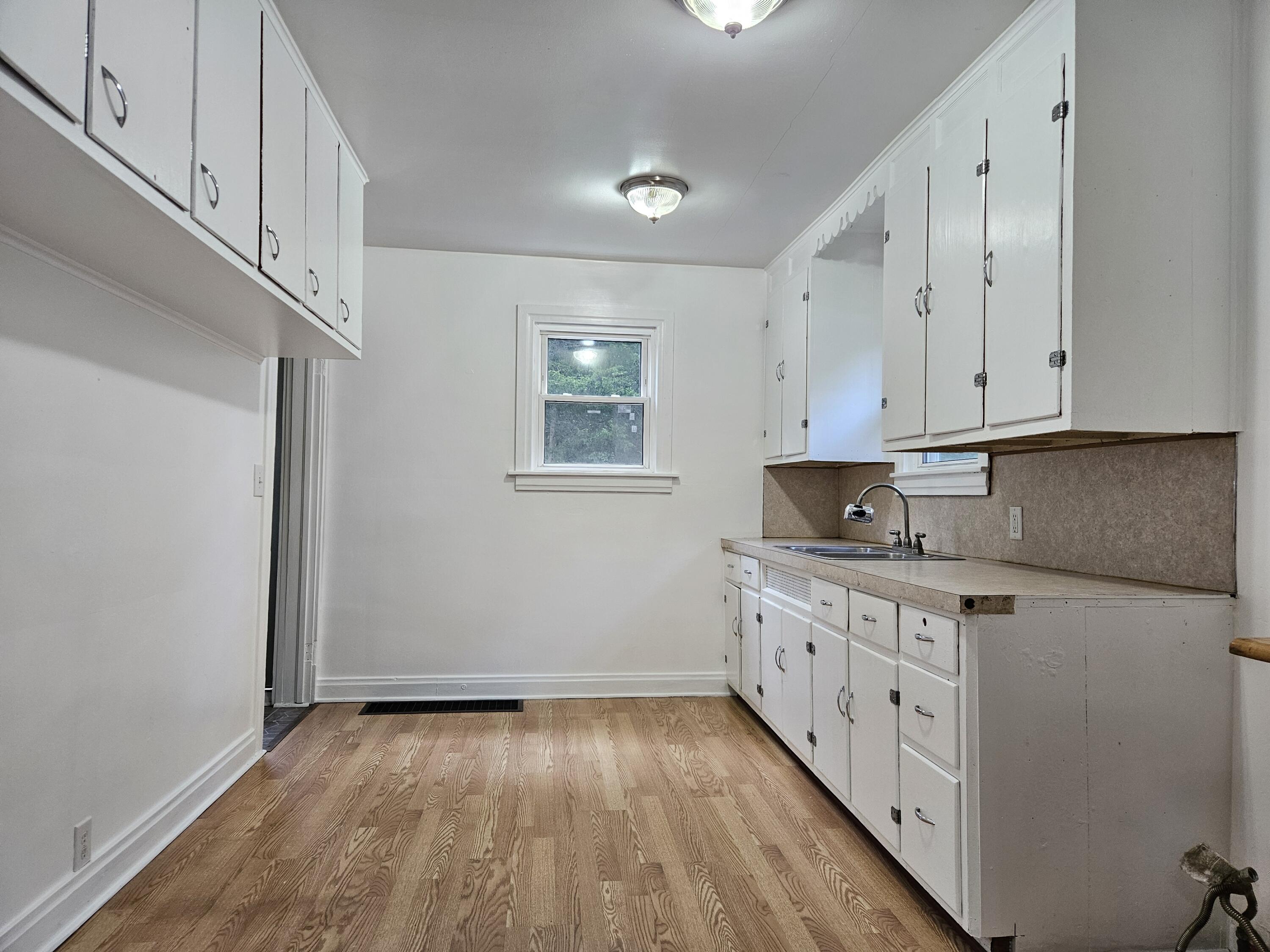 1616 Nazareth Road Kalamazoo, MI 49048 - Photo 9 of 28 Kitchen