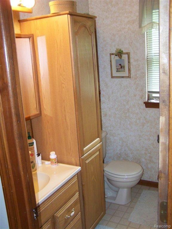 7662 Buckell Lake Road Holly, MI 48442 - Photo 10 of 15 Bath.JPG