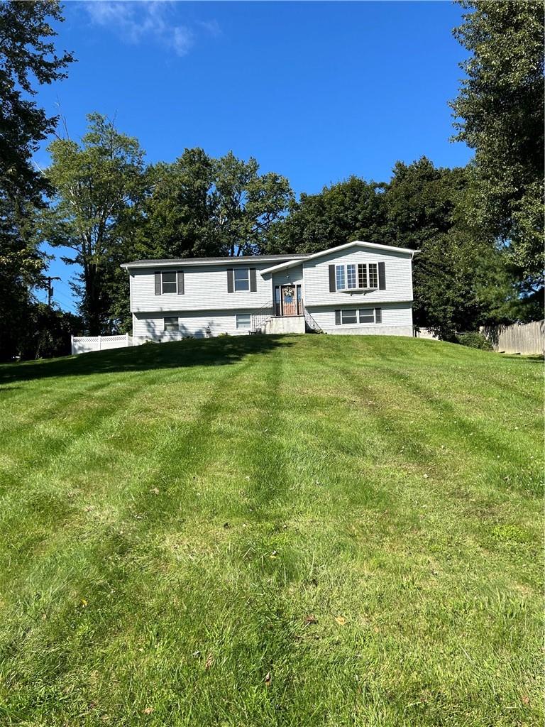 33 Horton Road Carmel, NY 10512 - Photo 1 of 1 Bi-level home with a front lawn
