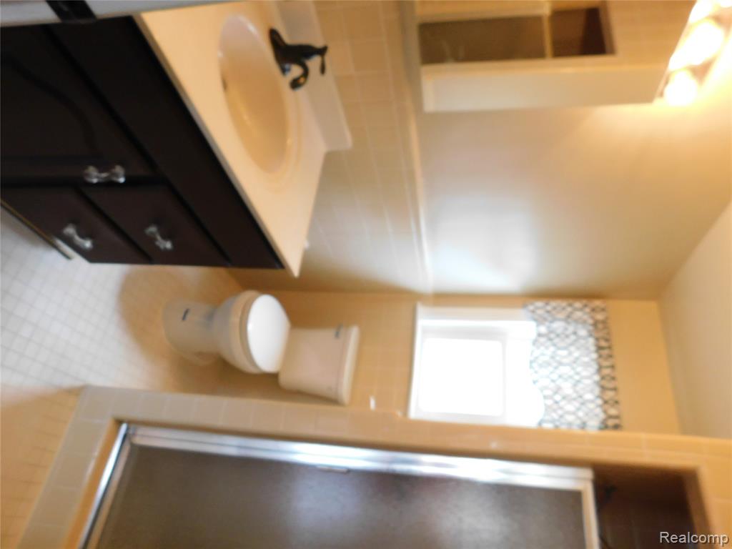 16740 College Fraser, MI 48026 - Photo 21 of 28