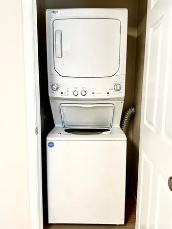 $1,199 | 102 Lakehurst Avenue, Unit 102, Salem, VA 24153