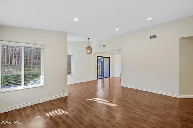 $915,000 | 32 Herringbone Court, Newbury Park, CA 91320