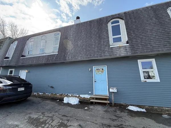 $6,000 | 359 Lowell Street, Unit 2, Somerville, MA 02145