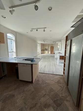 $6,000 | 359 Lowell Street, Unit 2, Somerville, MA 02145