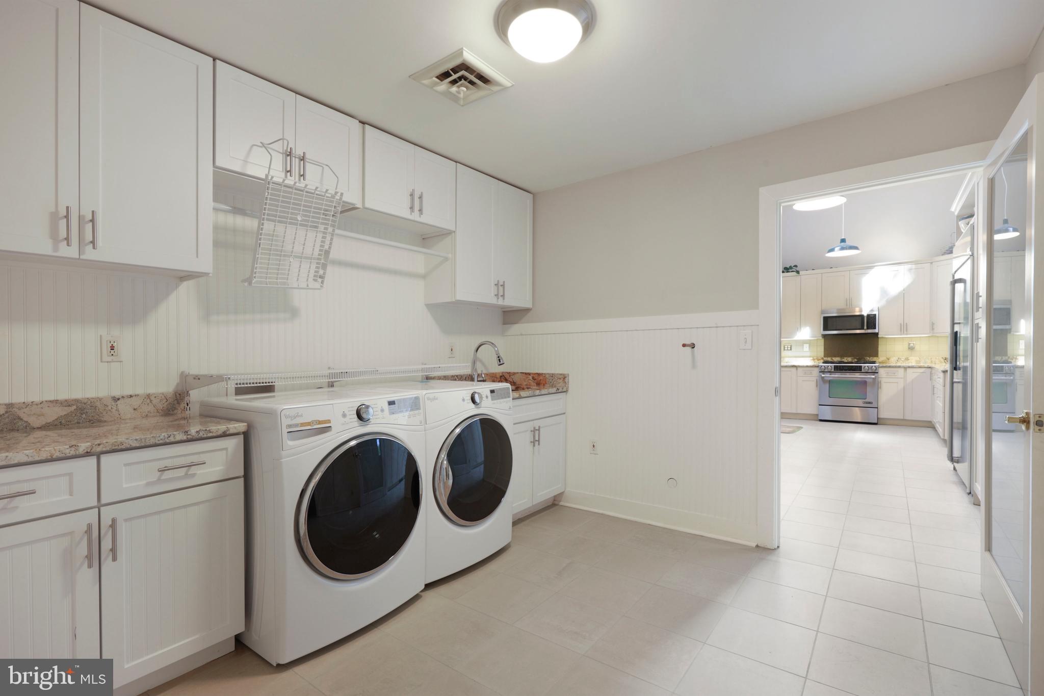 3820 Blenheim Road Phoenix, MD 21131 - Photo 32 of 125 Main floor laundry room