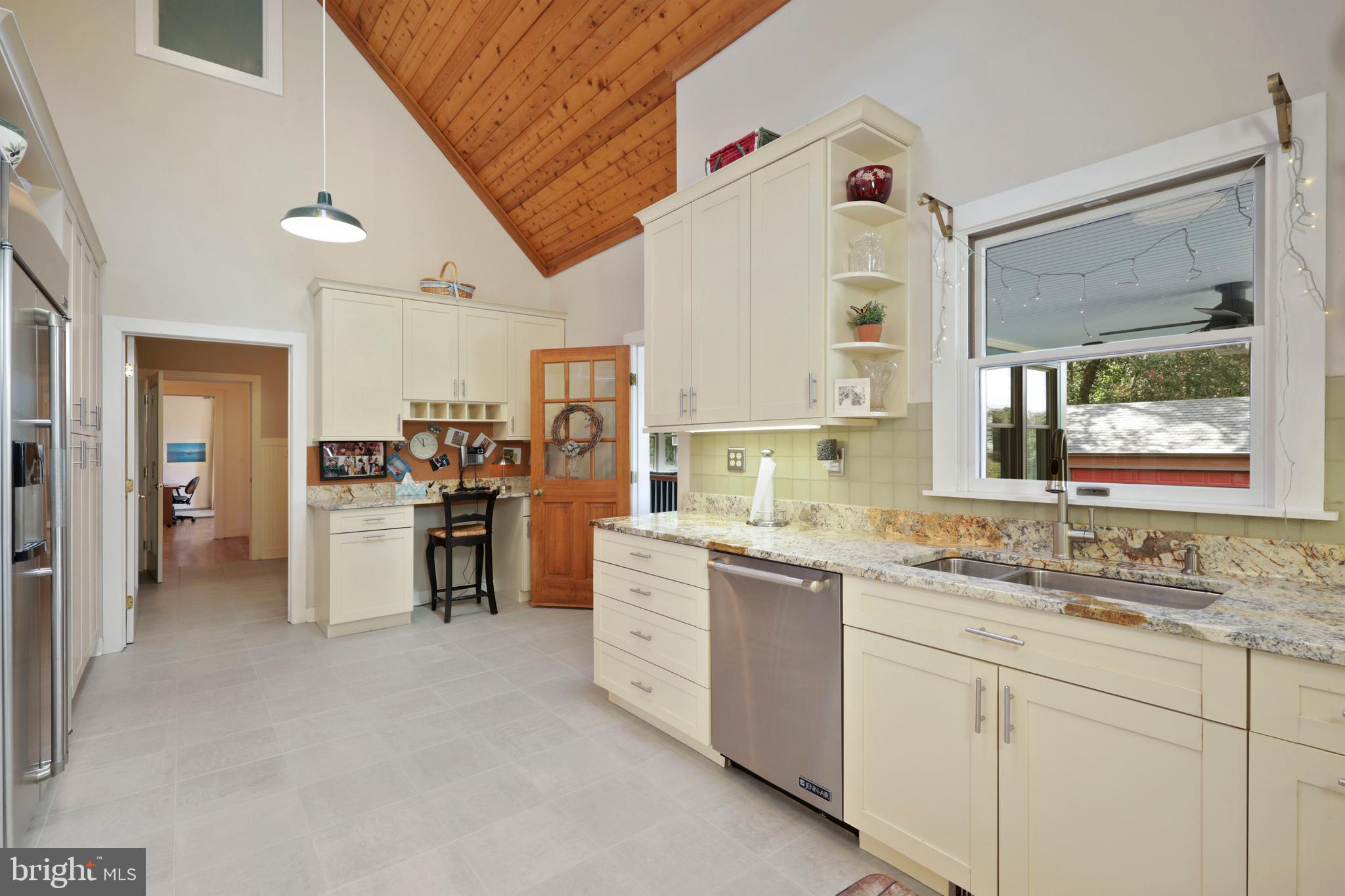3820 Blenheim Road Phoenix, MD 21131 - Photo 37 of 125 Heated ceramic-tiled floor