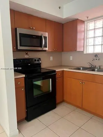 $1,700 | 650 Palm Avenue, Unit 3A2, Hialeah, FL 33010