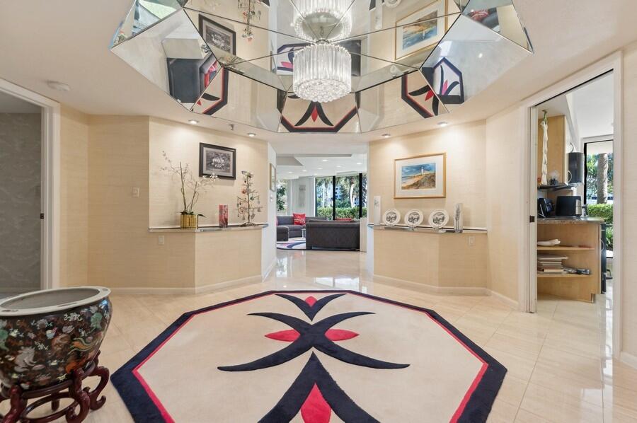 1401 South Ocean Boulevard, Unit 110 Boca Raton, FL 33432 - Photo 5 of 46 Foyer