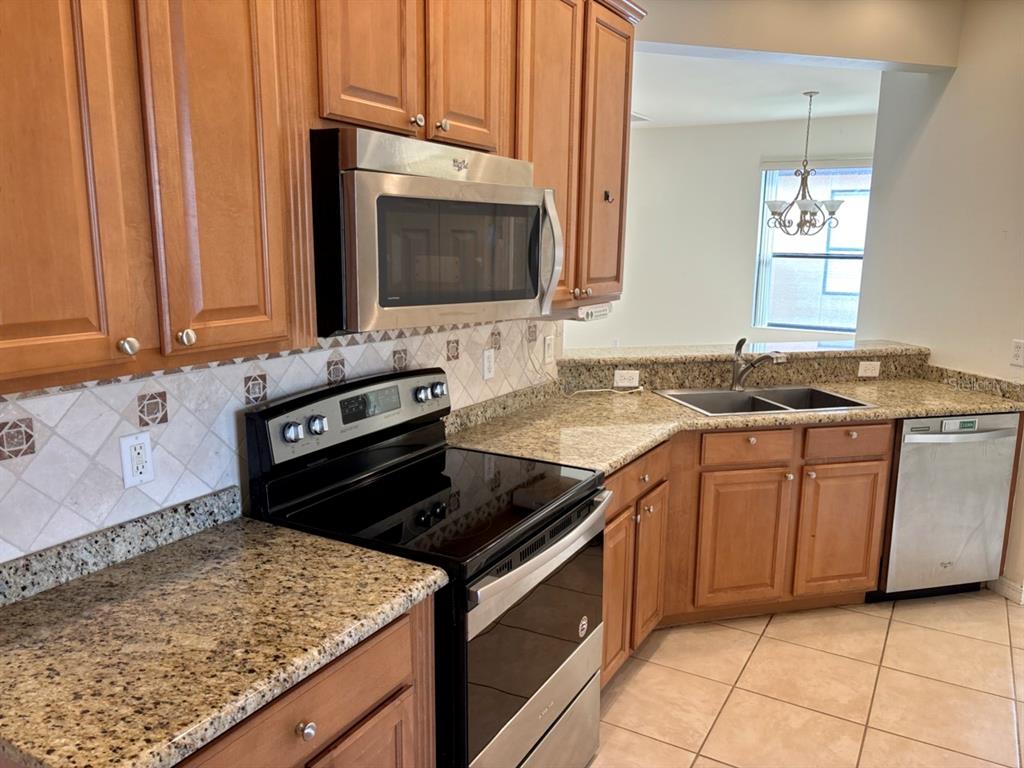 229 Shell Falls Drive Apollo Beach, FL 33572 - Photo 5 of 19 Gallery Image 5