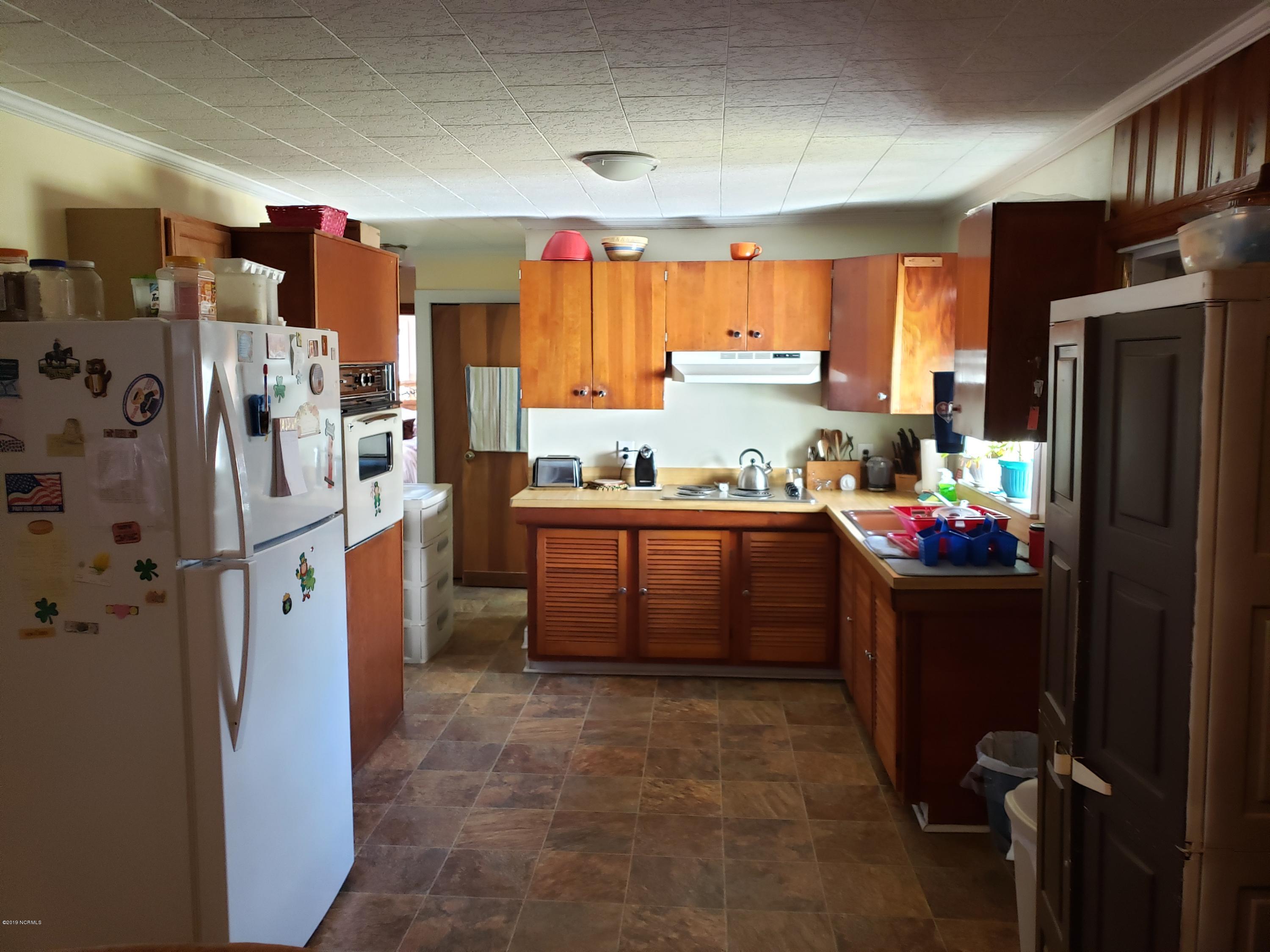 153 Johnson Point Road New Bern, NC 28560 - Photo 8 of 24 7