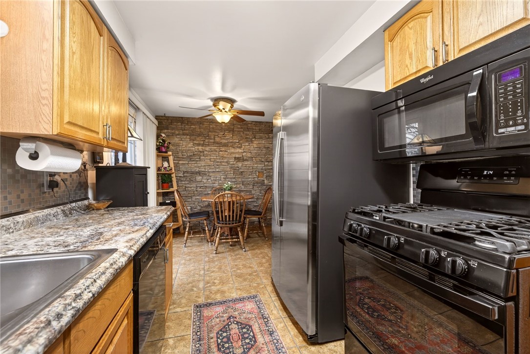 19 Gannett Road Farmington, NY 14425 - Photo 12 of 28