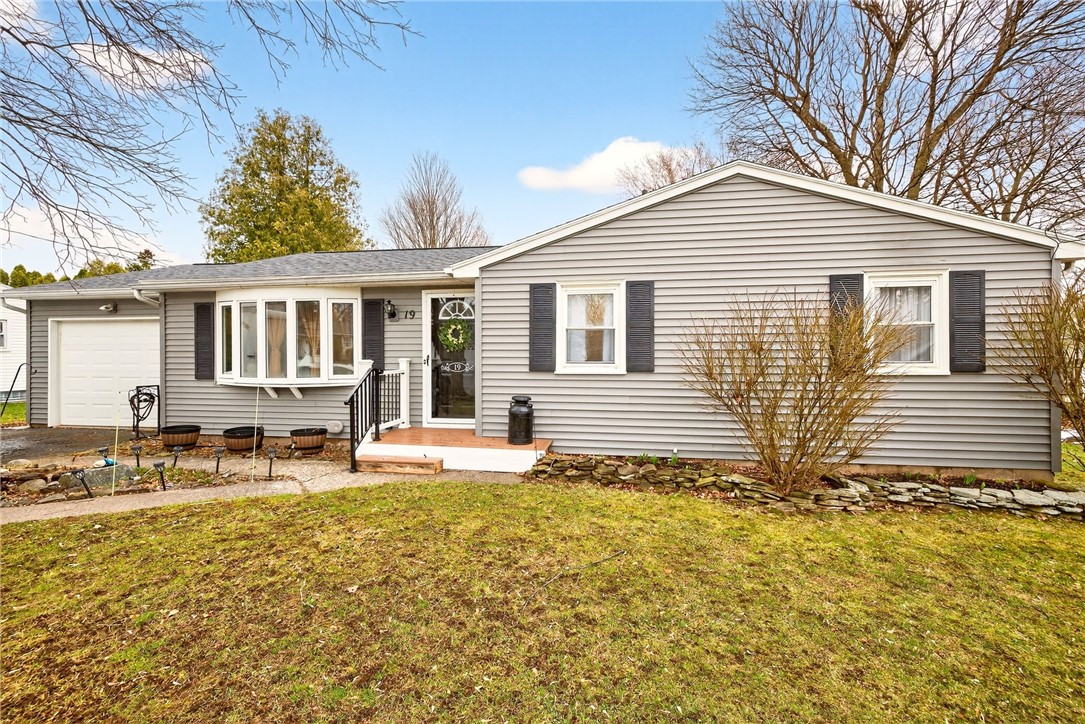 19 Gannett Road Farmington, NY 14425 - Photo 2 of 28