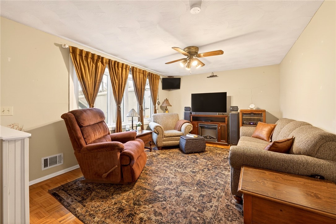 19 Gannett Road Farmington, NY 14425 - Photo 5 of 28