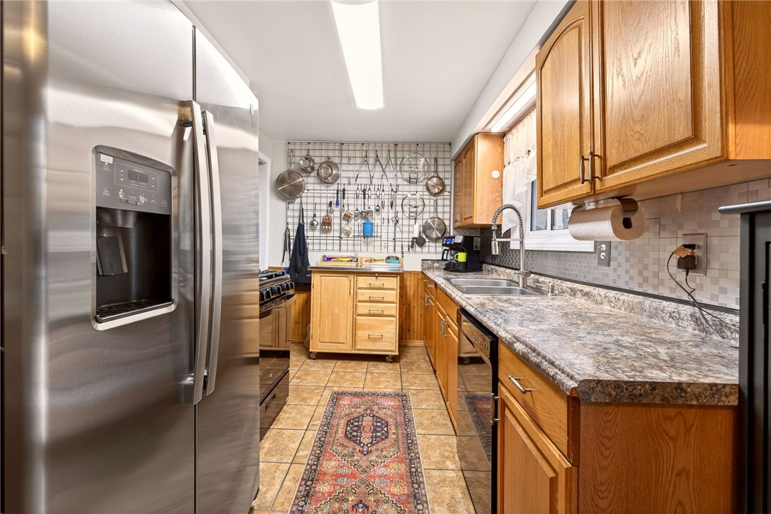 19 Gannett Road Farmington, NY 14425 - Photo 10 of 28