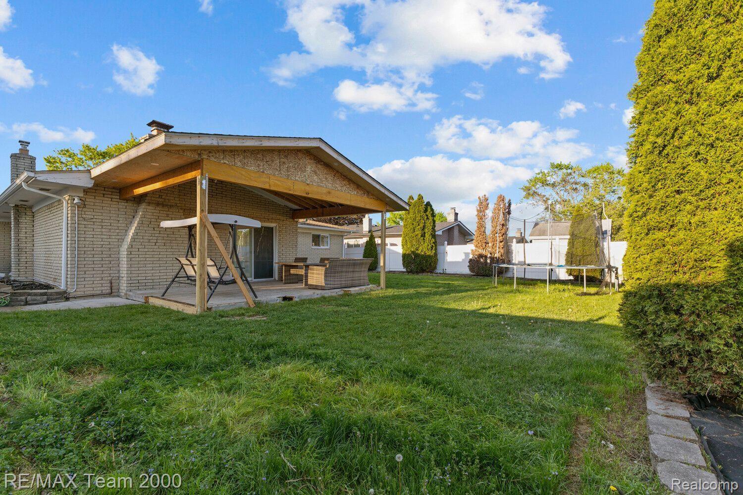 43139 Avon Road Canton, MI 48187 - Photo 25 of 27 Gallery Image 25