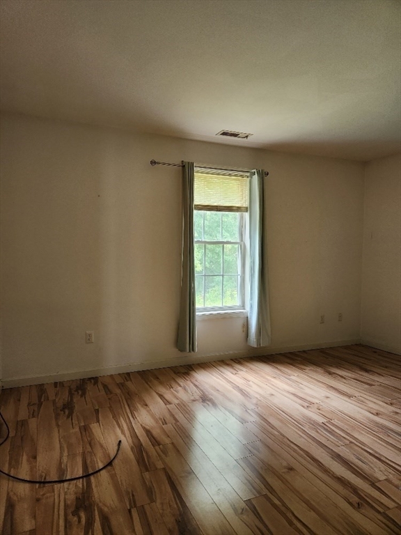 491 Mammoth Road, Unit 9 Londonderry, NH 03053 - Photo 10 of 22 Gallery Image 10