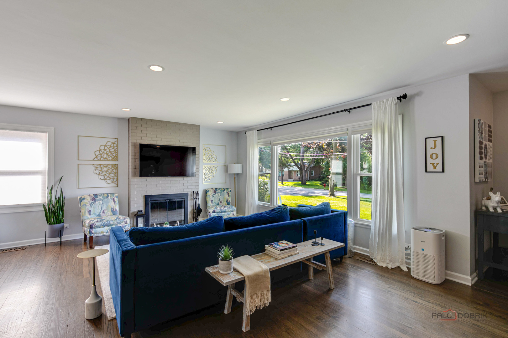 1242 Arbor Vitae Road Deerfield, IL 60015 - Photo 2 of 17 Gallery Image 2