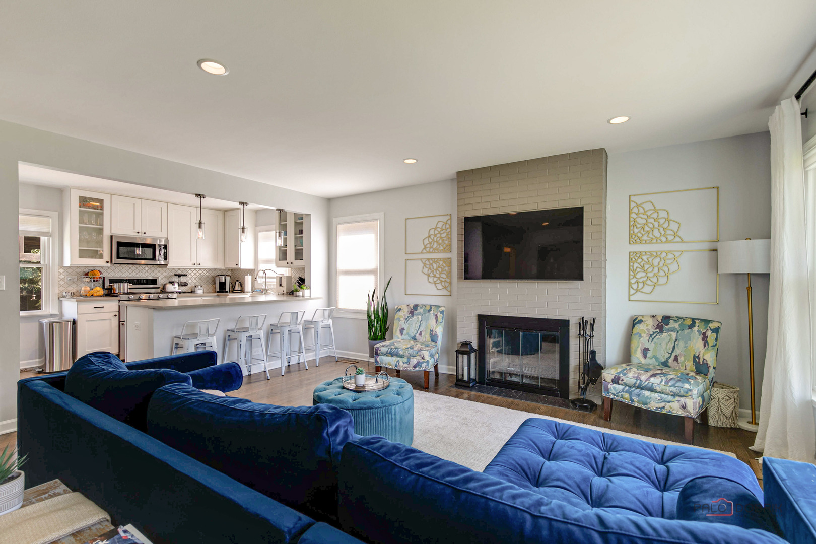 1242 Arbor Vitae Road Deerfield, IL 60015 - Photo 4 of 17 Gallery Image 4