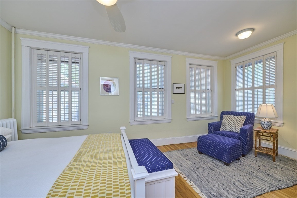 233 Freeman Street, Unit 4 Brookline, MA 02446 - Photo 12 of 19