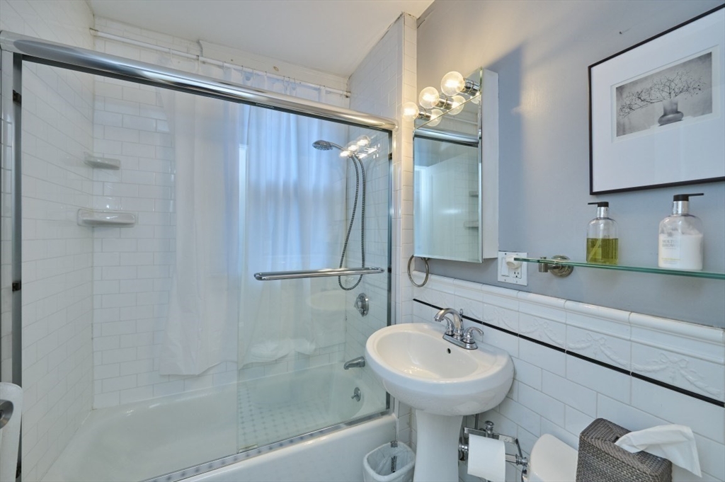 233 Freeman Street, Unit 4 Brookline, MA 02446 - Photo 16 of 19