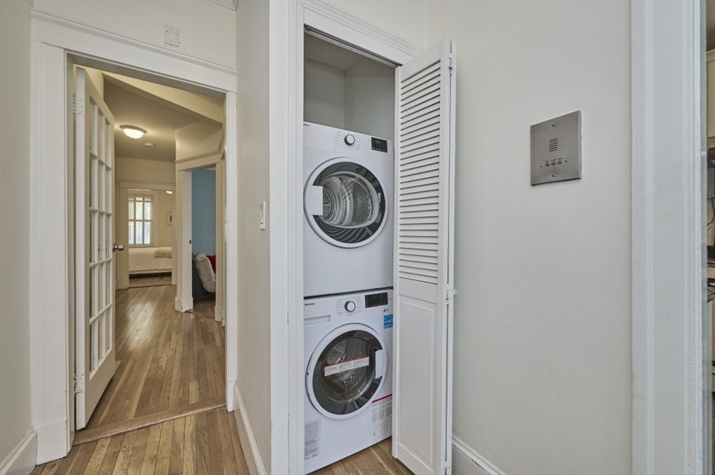 233 Freeman Street, Unit 4 Brookline, MA 02446 - Photo 17 of 19
