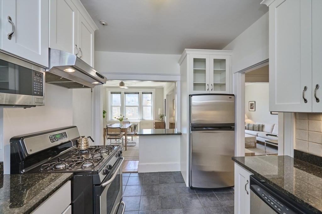 233 Freeman Street, Unit 4 Brookline, MA 02446 - Photo 9 of 19