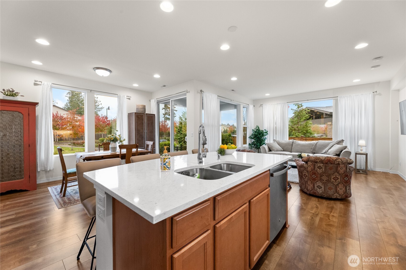 22701 Southeast 237th Place Maple Valley, WA 98038 - Photo 13 of 33