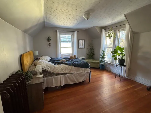 $1,850 | 107 Russell Street, Unit 2, Manchester, NH 03104