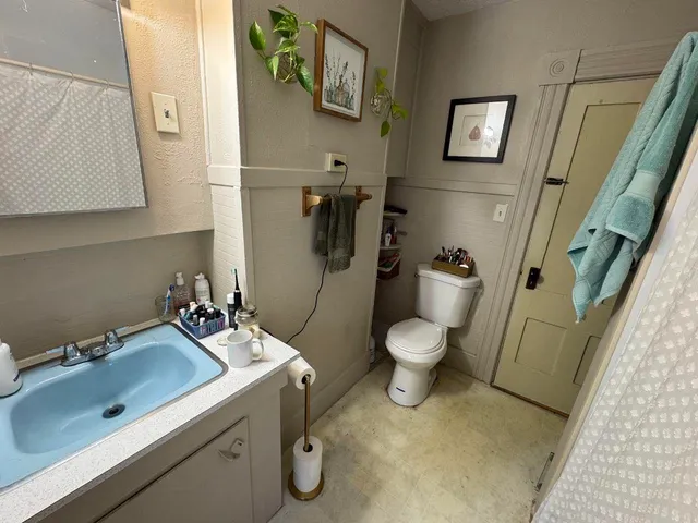 $1,850 | 107 Russell Street, Unit 2, Manchester, NH 03104