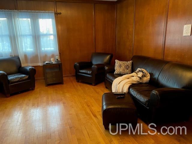804 South 13th Street Escanaba, MI 49829 - Photo 26 of 61