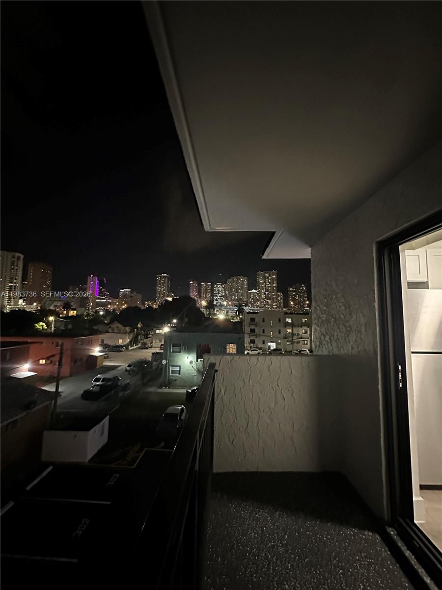 529 Southwest 4th Street, Unit 305 Miami, FL 33130 - Photo 23 of 30