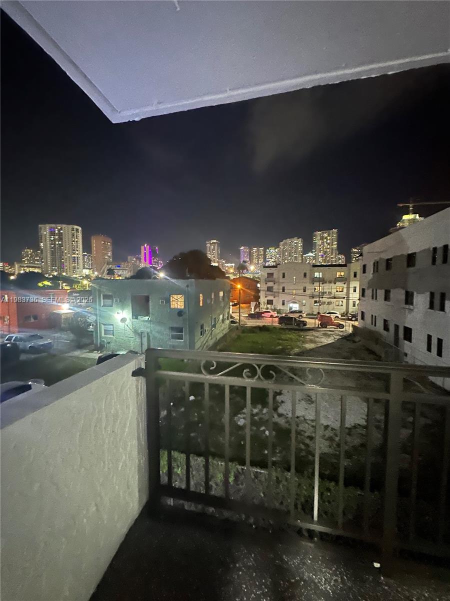 529 Southwest 4th Street, Unit 305 Miami, FL 33130 - Photo 24 of 30