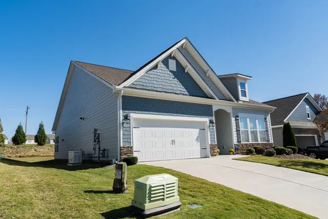 $379,999 | 1735 Wabash Place, Boiling Springs, SC 29316