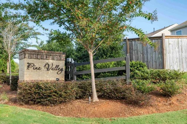 $379,999 | 1735 Wabash Place, Boiling Springs, SC 29316