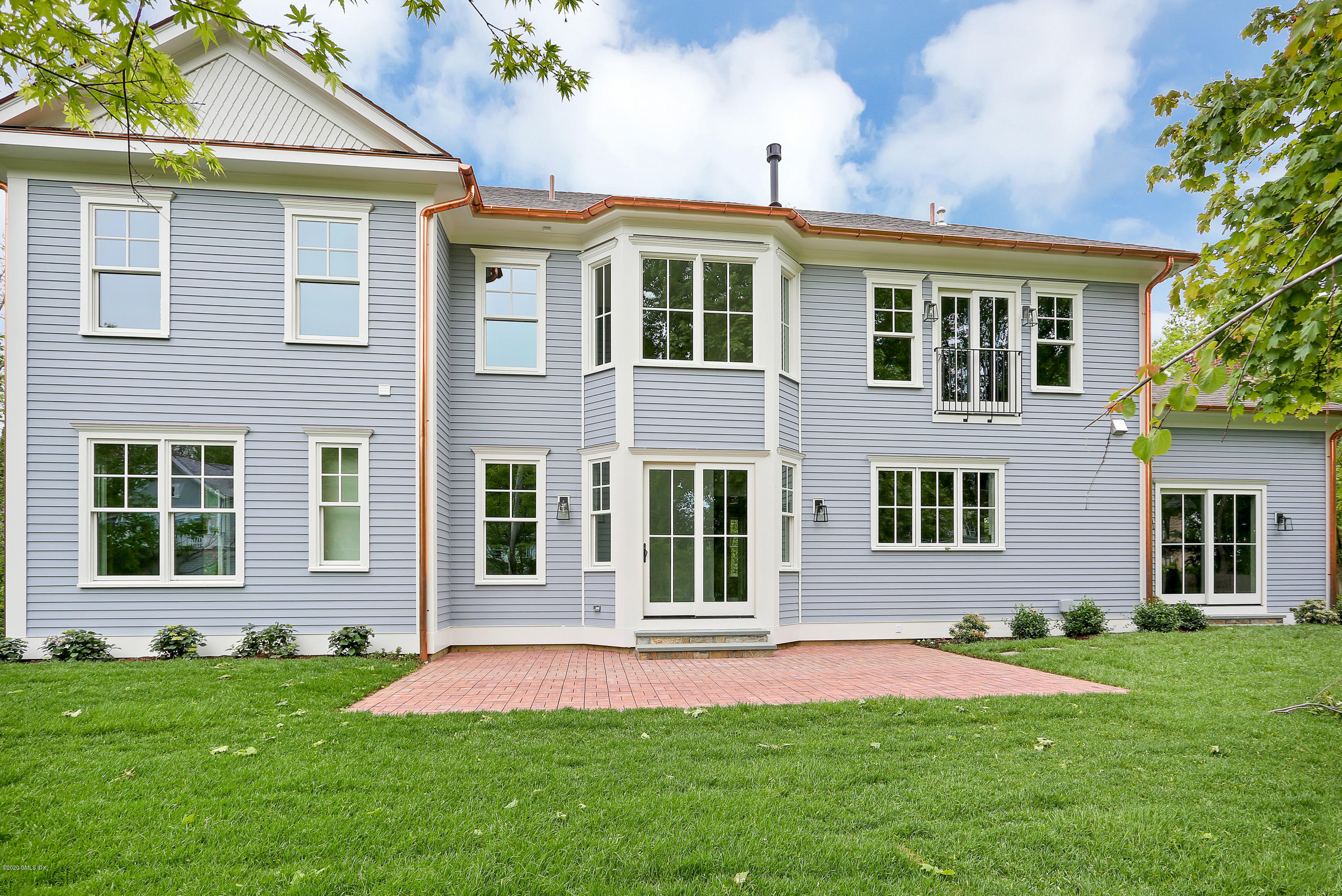 3 Juniper Lane Riverside, CT 06878 - Photo 2 of 46 front view of a house with a yard