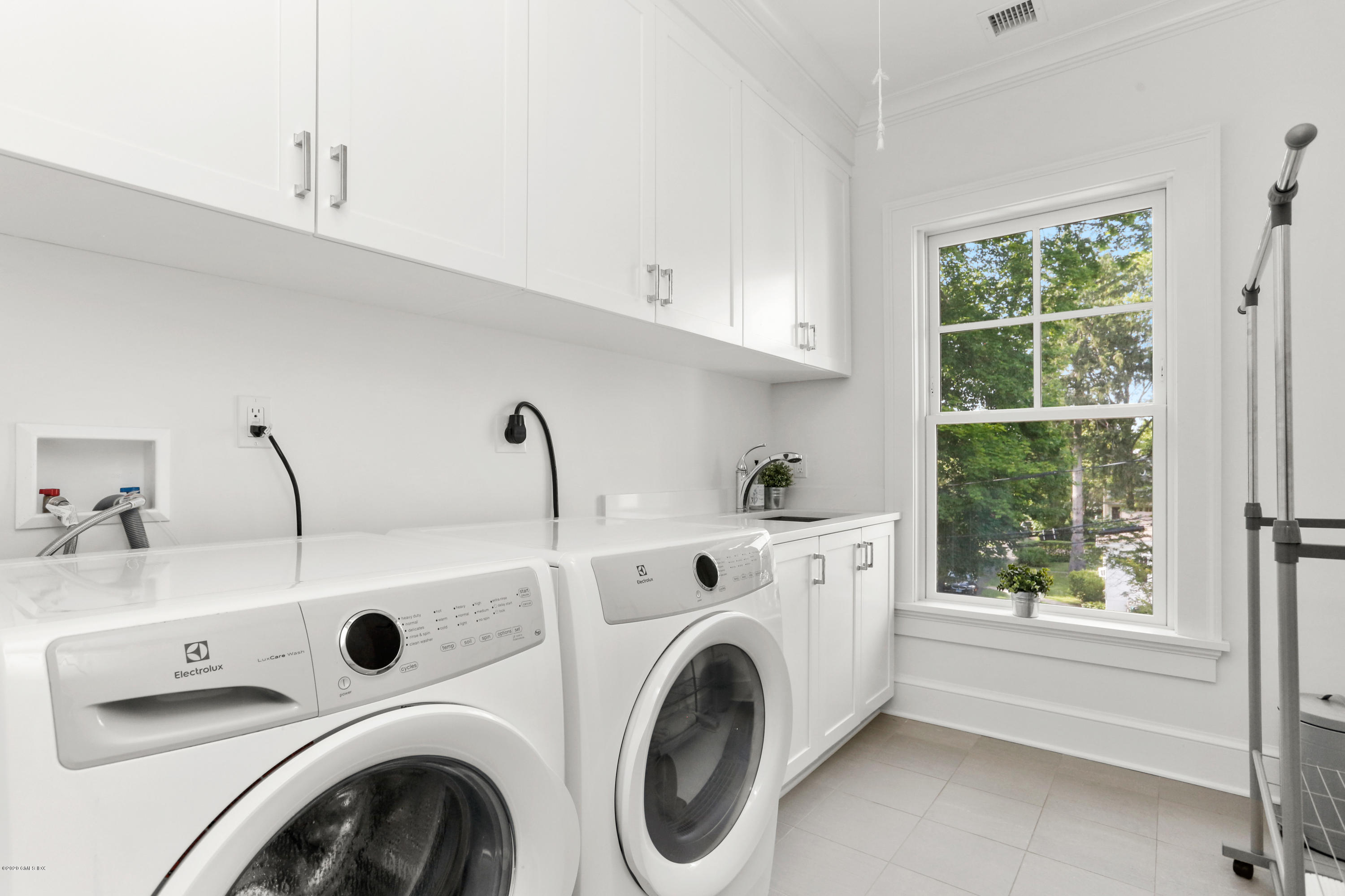3 Juniper Lane Riverside, CT 06878 - Photo 34 of 46 a utility room with dryer and washer