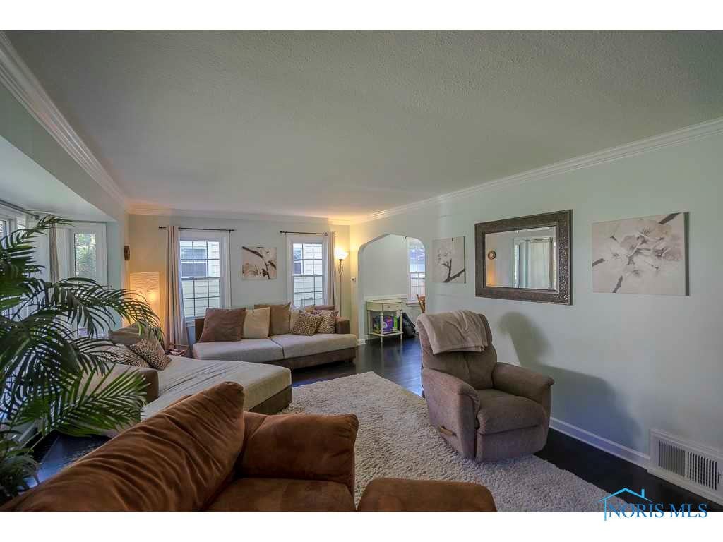 4233 Bowen Road Toledo, OH 43613 - Photo 7 of 19 Gallery Image 7