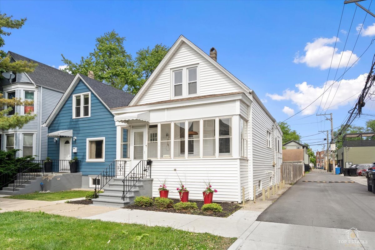 2617 North Springfield Avenue Chicago, IL 60647 - Photo 3 of 37