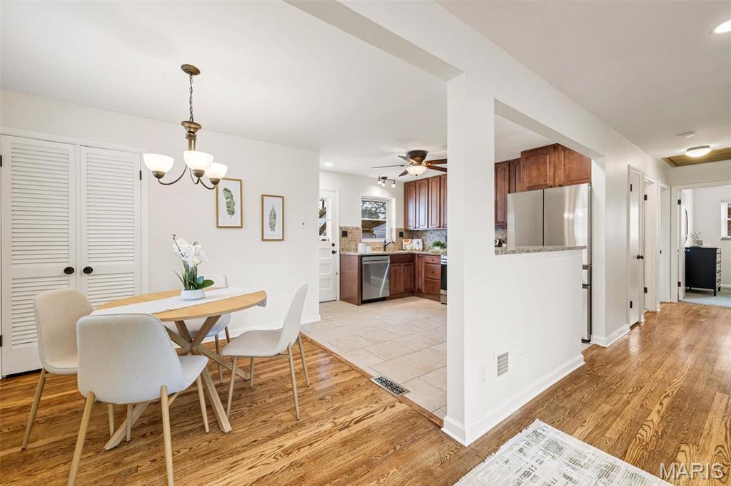 218 Hernan Drive St. Louis, MO 63123 - Photo 13 of 64